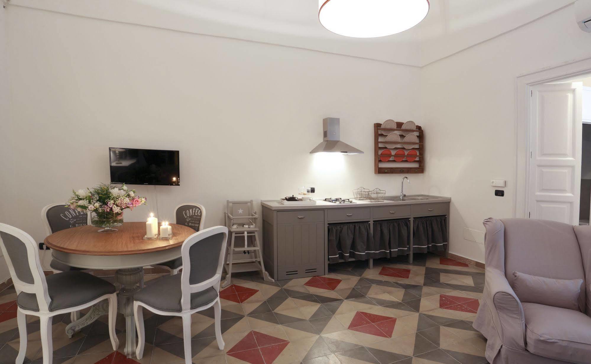 Santa Marta Suites & Apartments Lecce Kültér fotó